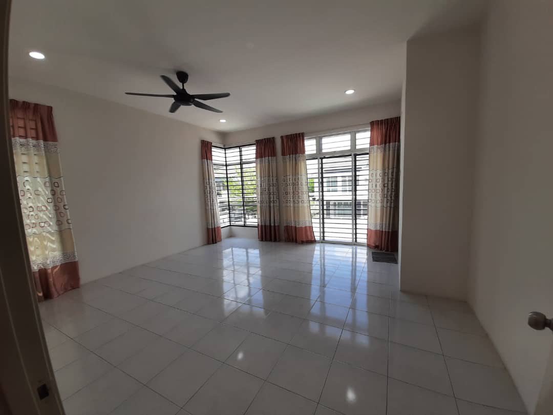 Semi-D 2 Storey Bandar Saujana Putra SP10 - photo 4