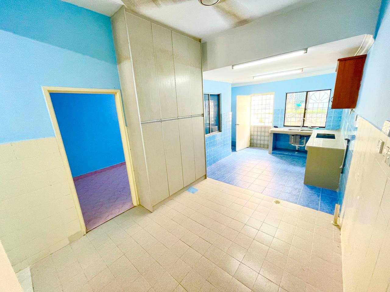 Freehold Renovated 2 Storey Terrace Near Mrt - photo 6