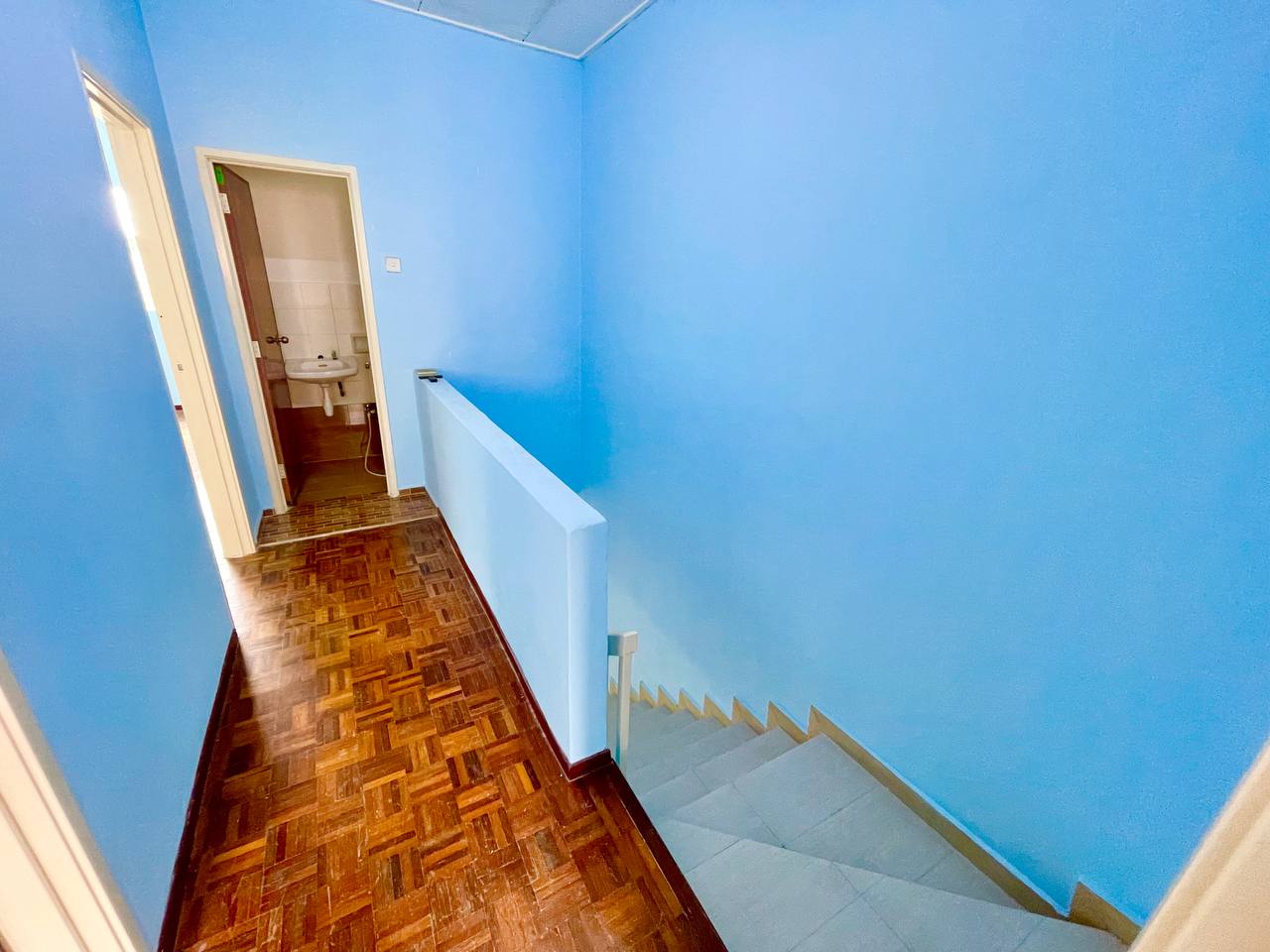 Freehold Renovated 2 Storey Terrace Near Mrt - photo 7