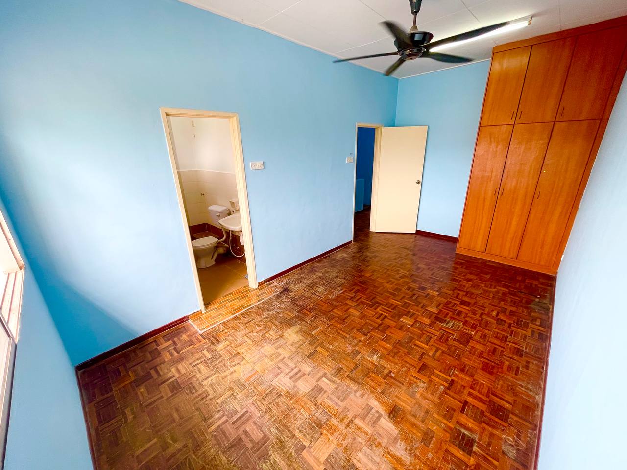 Freehold Renovated 2 Storey Terrace Near Mrt - photo 8