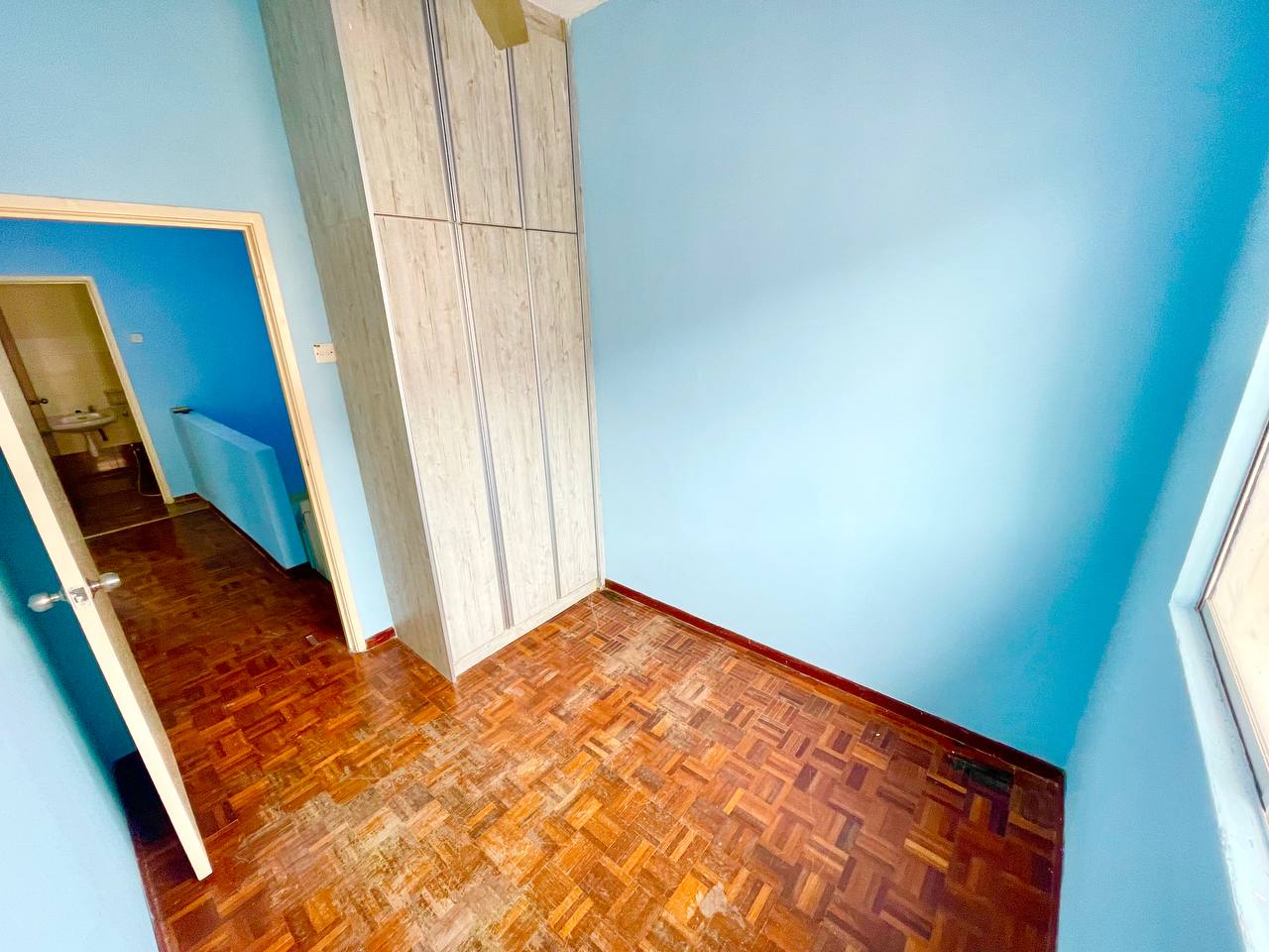 Freehold Renovated 2 Storey Terrace Near Mrt - photo 10