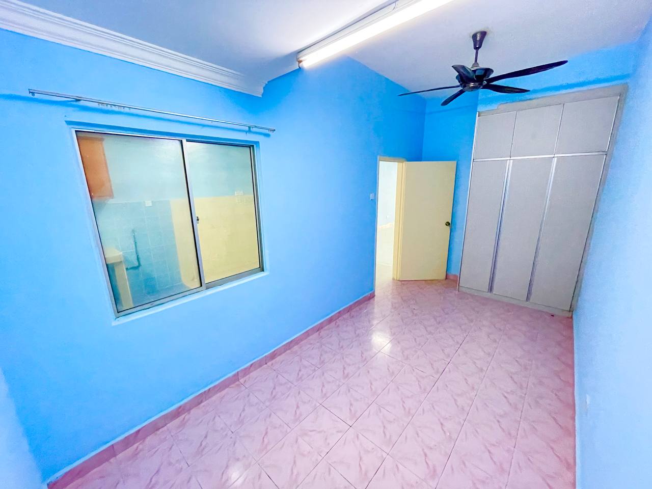 Freehold Renovated 2 Storey Terrace Near Mrt - photo 11