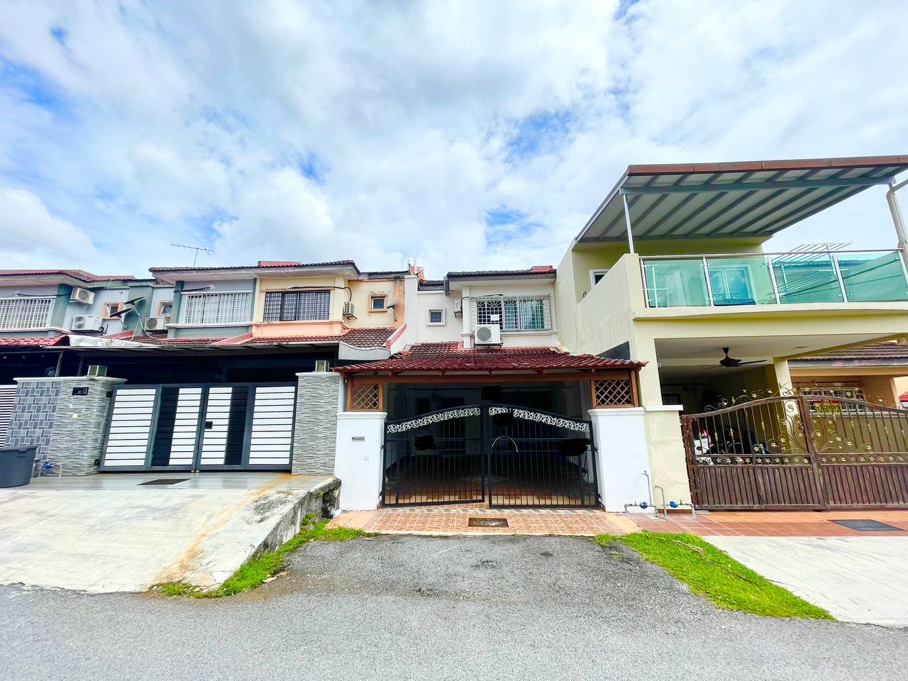 Freehold Renovated 2 Storey Terrace Near Mrt - photo 13