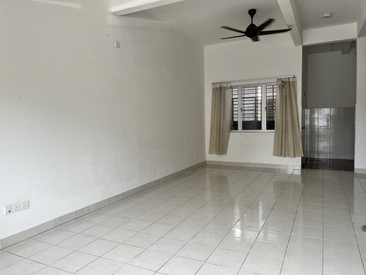 Suci Townhouse 2 Tingkat Gated Guarded Dekat Tol - photo 2