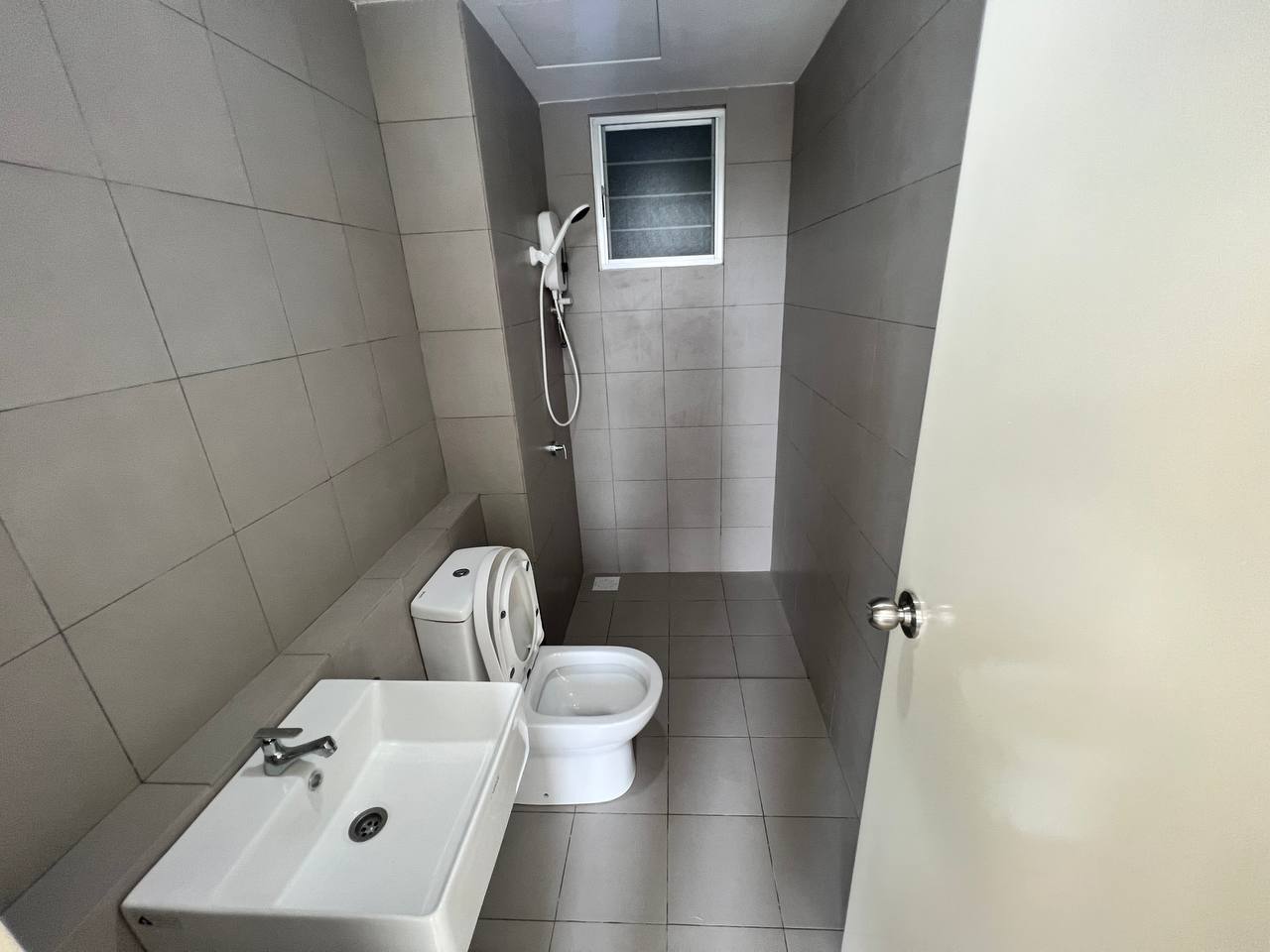BRAND NEW, Lakefront Homes, Cyberjaya - photo 11
