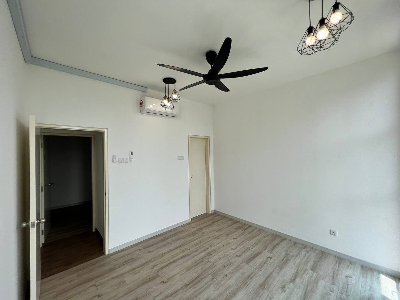 BRAND NEW, Lakefront Homes, Cyberjaya - photo 12