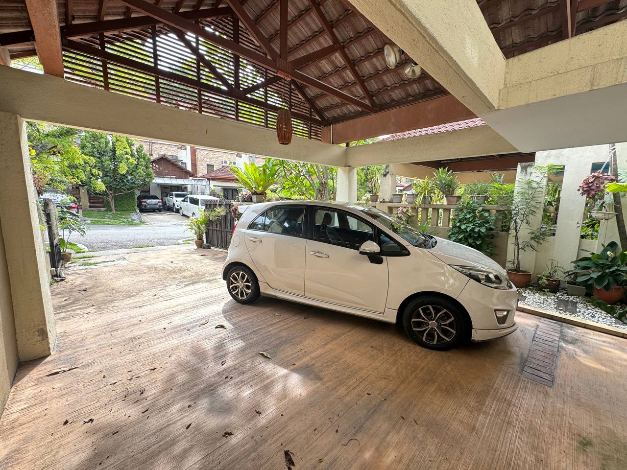 Laman Sanur Seksyen  ...