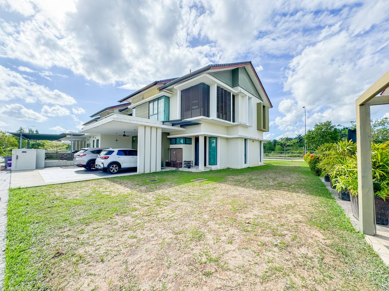 Laman Alamanda, Jalan Alamanda Kota Seriemas Nilai - photo 4