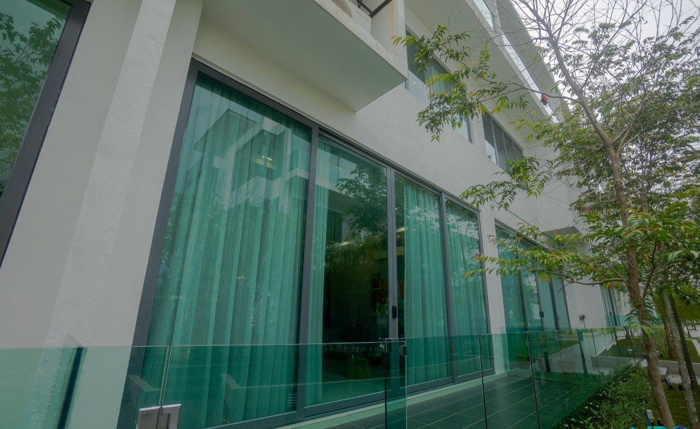 Reflexion Pool Villa Bandar Nusaputra Puchong - photo 9