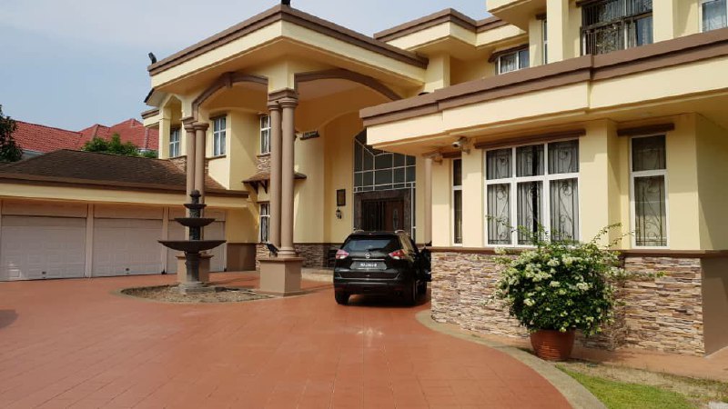 Fully Furnished Private Clubhouse Bungalow Cheras
