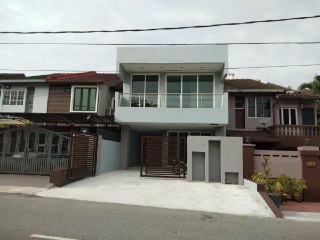 Double Storey Terrace Sierra Ukay, Ampang - photo 1