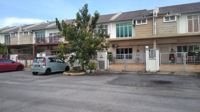 2 Storey Intermediate Taman Pelangi Semenyih - photo 1