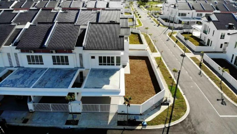 DoubleStorey Superlink House Sri Sendayan Seremban - photo 2