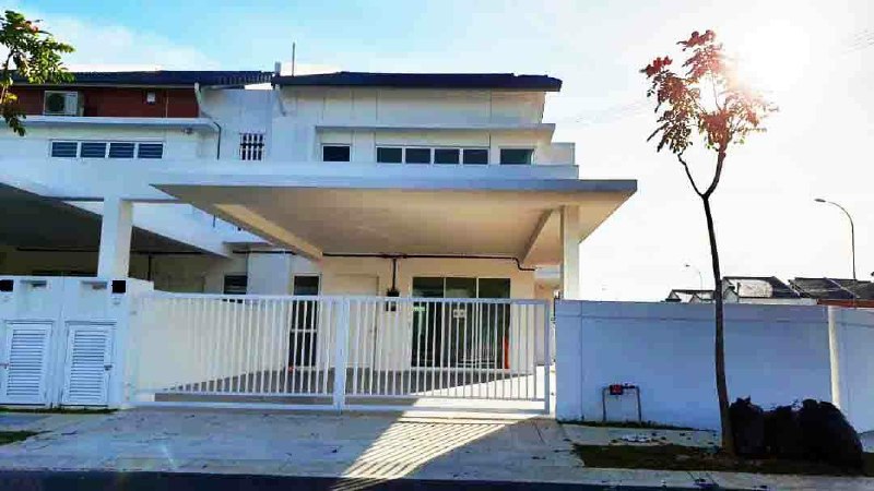 DoubleStorey Superlink House Sri Sendayan Seremban