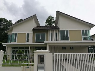 Corner Lot Double Storey Bungalow Seri kembangan