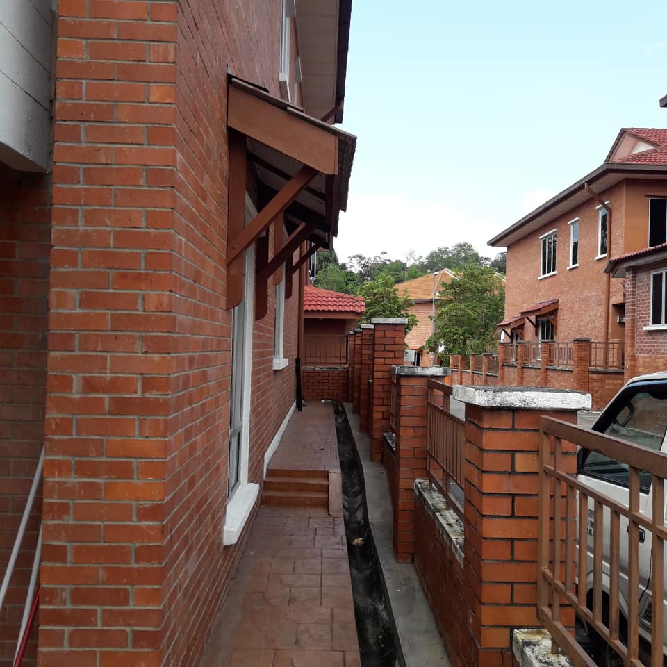 end lot Alam Budiman 2 storey link house - photo 2
