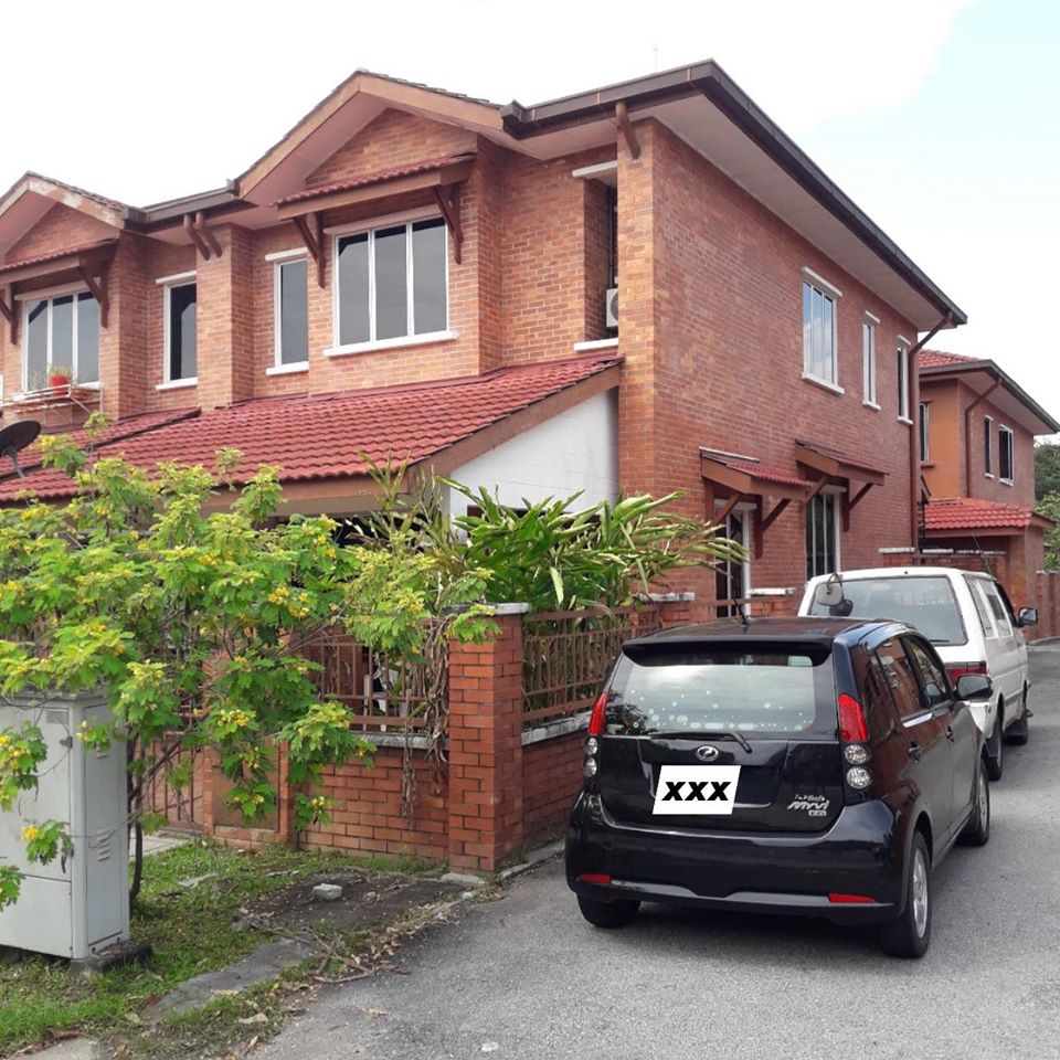 end lot Alam Budiman 2 storey link house - photo 1