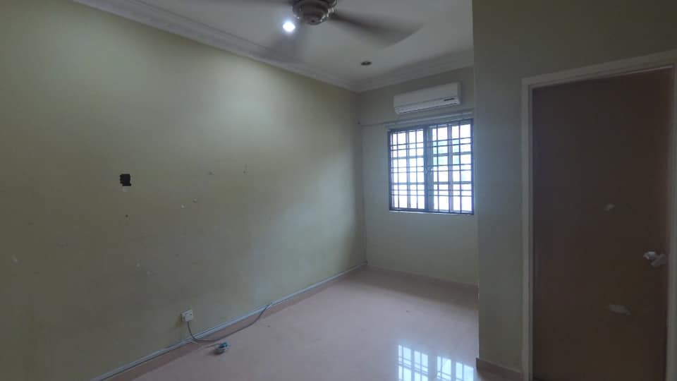 Renovated Two Storey Terrace Kota Damansara Sec 8 - photo 3