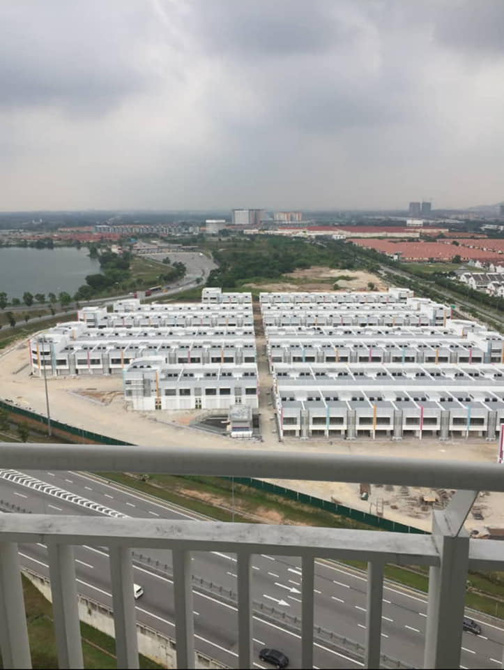 Bandar Saujana Putra 21 Low level Extra Big Unit