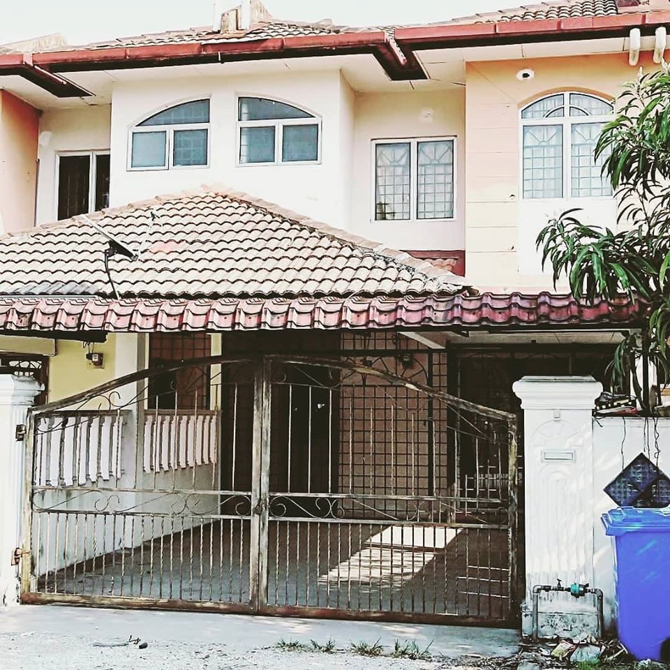 2 Storey Subang Bestari For Sell