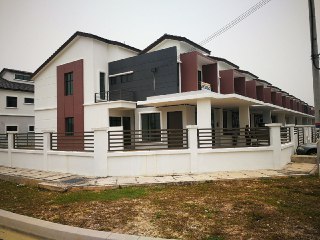 CORNER LOT DOUBLE STOREY TAMAN SAUJANA KLIA