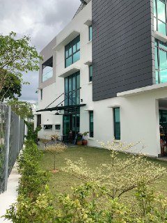 FULLY RENOVATED CORNER LOT 3 STOREY SEJATI RESIDEN - photo 9