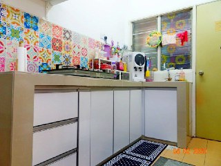 BELOW MARKET Camellia Court Apartment - photo 3