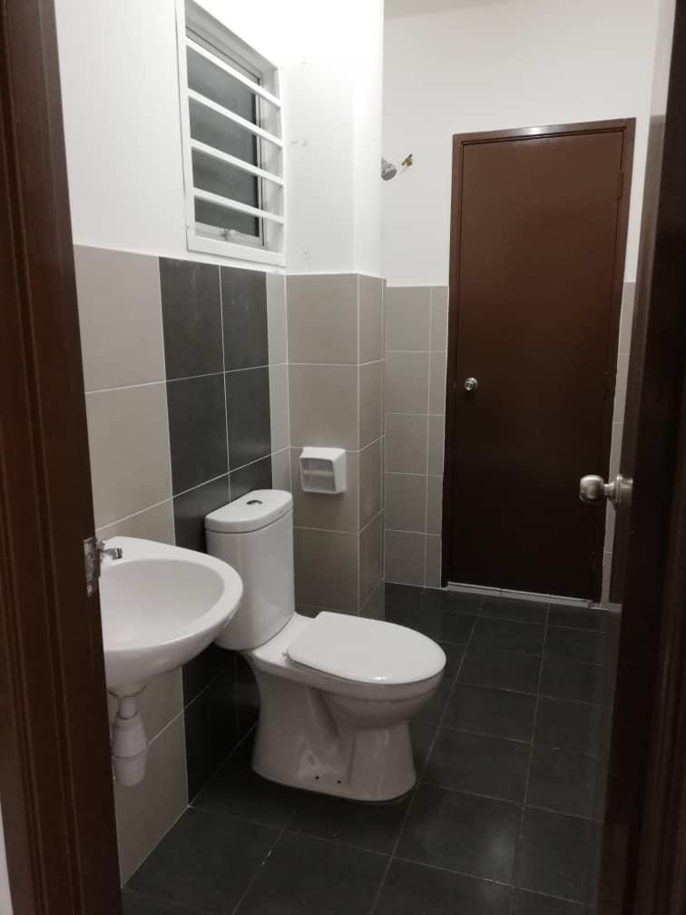 Double Storey Terrace Desiran Bayu Puchong - photo 4