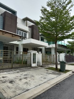 Double Storey Terrace House Taman TTDI Grove