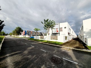 RENOVATED CORNER LOT 2 STOREY HOUSE SETIA ECOHILL - photo 10
