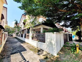 END LOT WITH LAND 2 STOREY HOUSE BUKIT JELUTONG - photo 1