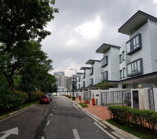 3 STOREY LUXURY ZERO VILLAS TROPICANA - photo 2