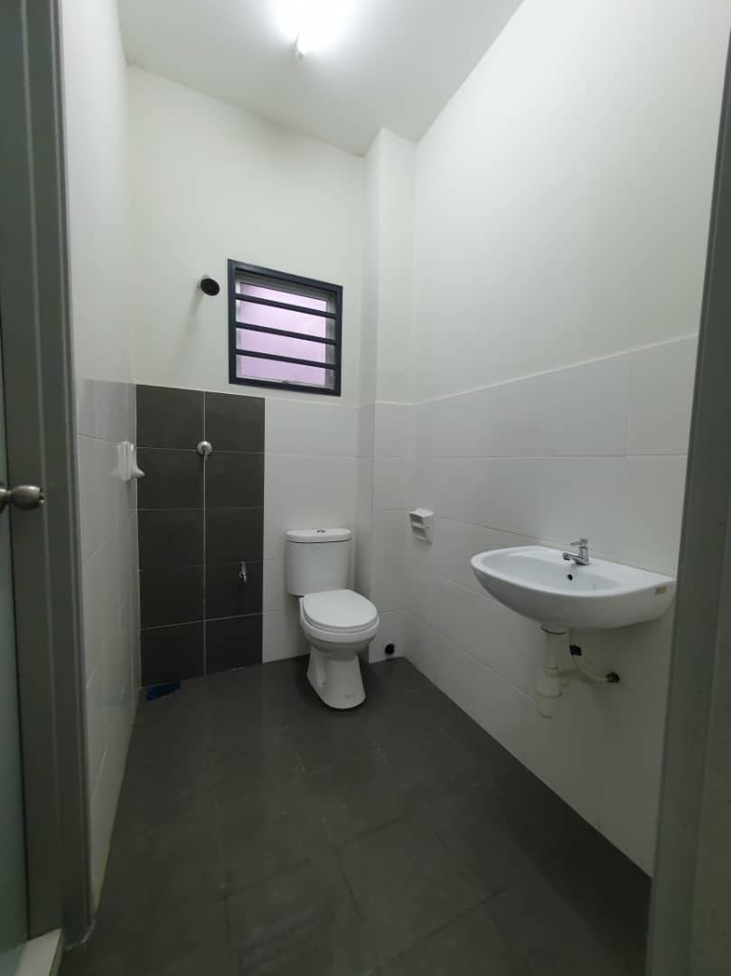 Double Storey Semi-D Alam Suria 2 Puncak Alam - photo 4