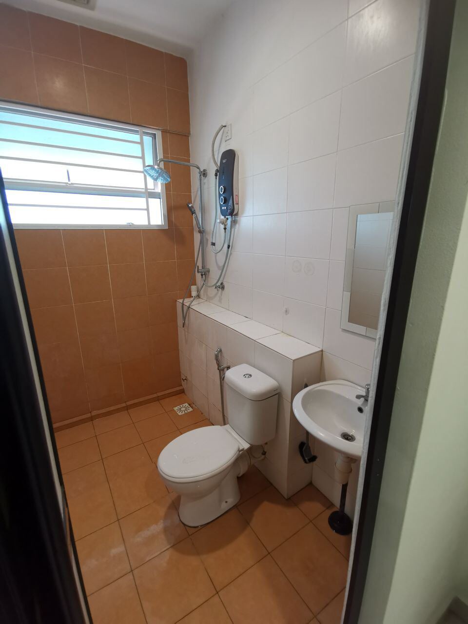 DOUBLE STOREY BANGI AVENUE NEAR BANDAR SERI PUTRA - photo 9