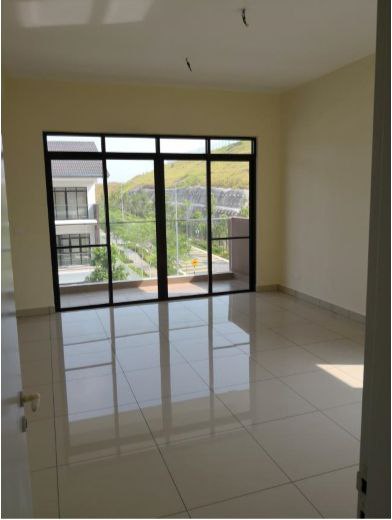 END LOT Double Storey House Avens Southville Bangi - photo 2