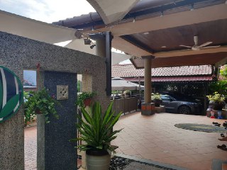 Swimming Pool Banglo 2 Tingkat Seksyen 4 Bangi