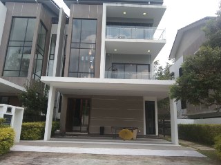3 Storey Semi D Sierra Hijauan  Ampang Forest