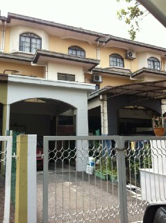 Triple Storey Townhouse Jalan Nova Subang Bestari