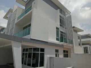 3 Storey Semi D Garden Residence Cyberjaya - photo 2