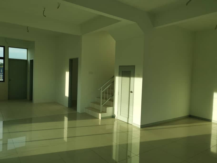 DOUBLE STOREY CORNER LOT UNIT TAMAN SAUJANA KLIA - photo 5