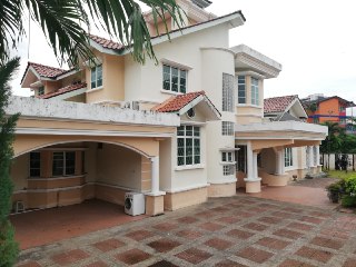 SPACIOUS 2 STOREY BUNGALOW  JALAN MAKTAB K LUMPUR