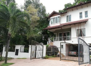 SEMI DETACHED 2 STOREY RIMBA RIANG RESIDENCY SEK 9
