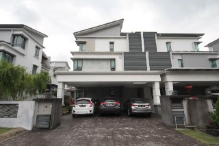 3 Storey Semi D house Kota Harmoni - photo 1
