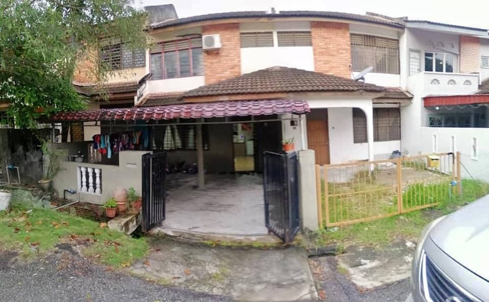 2storey house Taman Universiti Indah Seri Kembanga