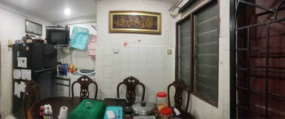 Fully Renovated Teres 2 Tingkat Taman Kinrara - photo 2