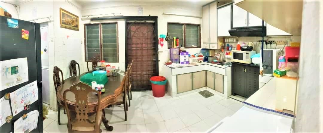 Fully Renovated Teres 2 Tingkat Taman Kinrara - photo 6