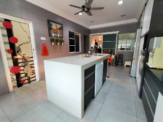 RENOVATED and EXTENDED 2 storey SUPERLINK - photo 6
