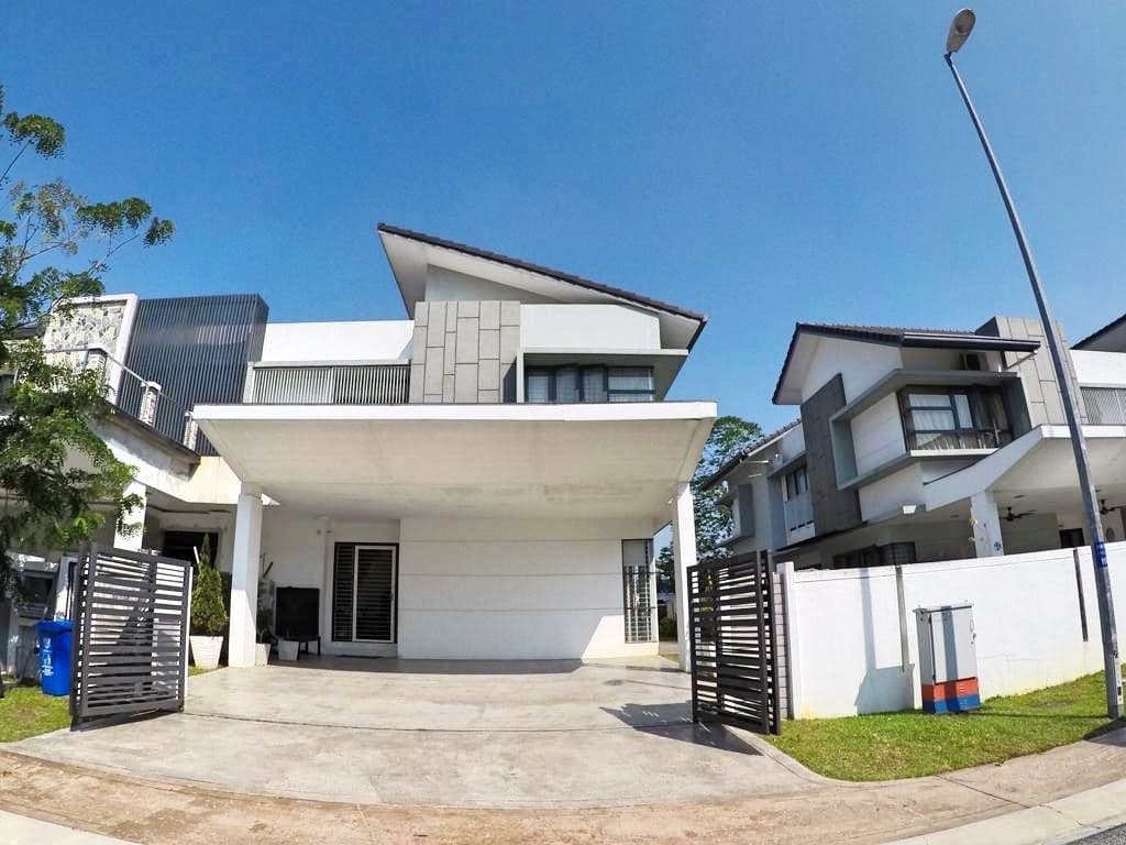 2 Storey SemiD House  Seksyen U12 Shah Alam