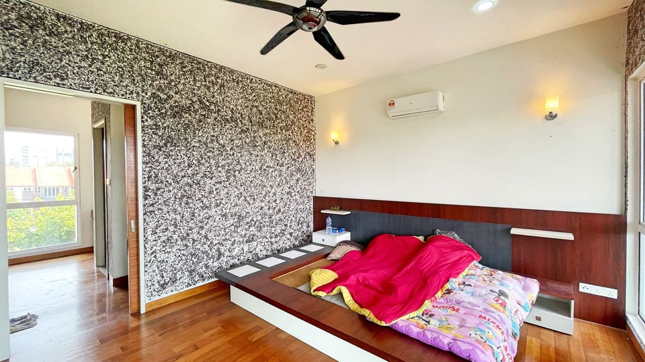 3 Storey Superlink Temasya Citra Glenmarie - photo 9