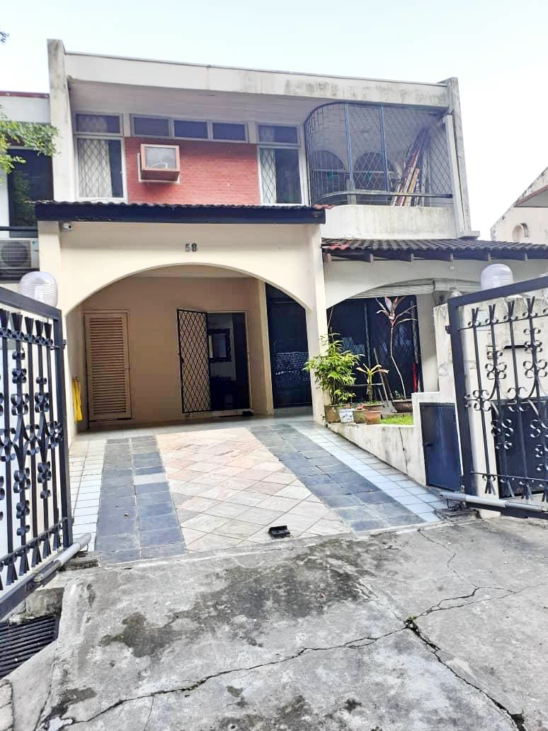 3 Storey Terrace House Dataran Ukay KL